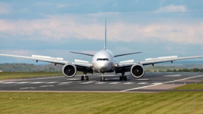 Group charter case: arranging inbound charter flights to China for foreign tour groups.
